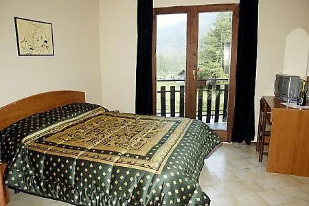 Petit Paradis Hotel Champorcher Buitenkant foto
